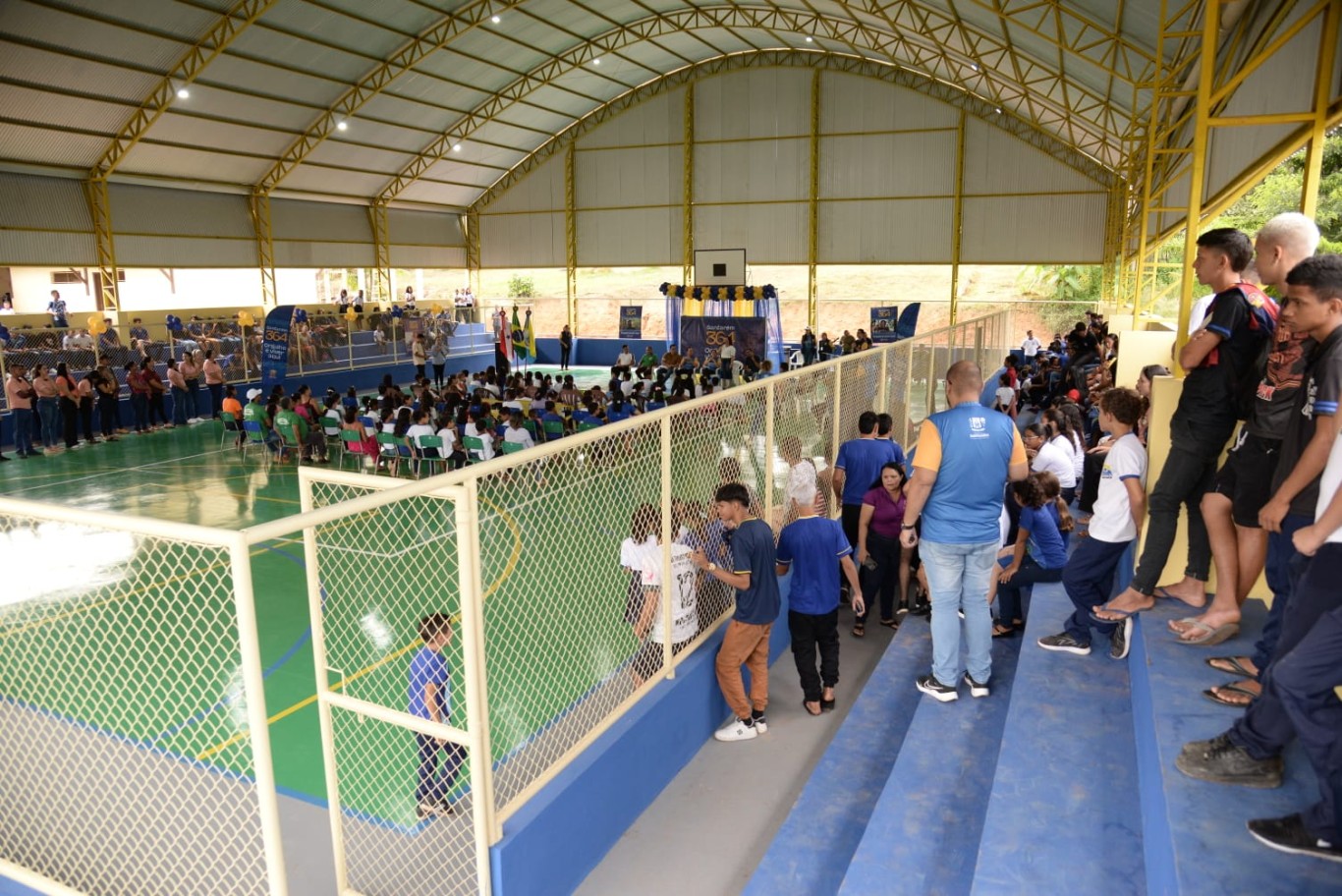 Escola Cícero Mendes, no Corta Corda, recebe sua quadra coberta