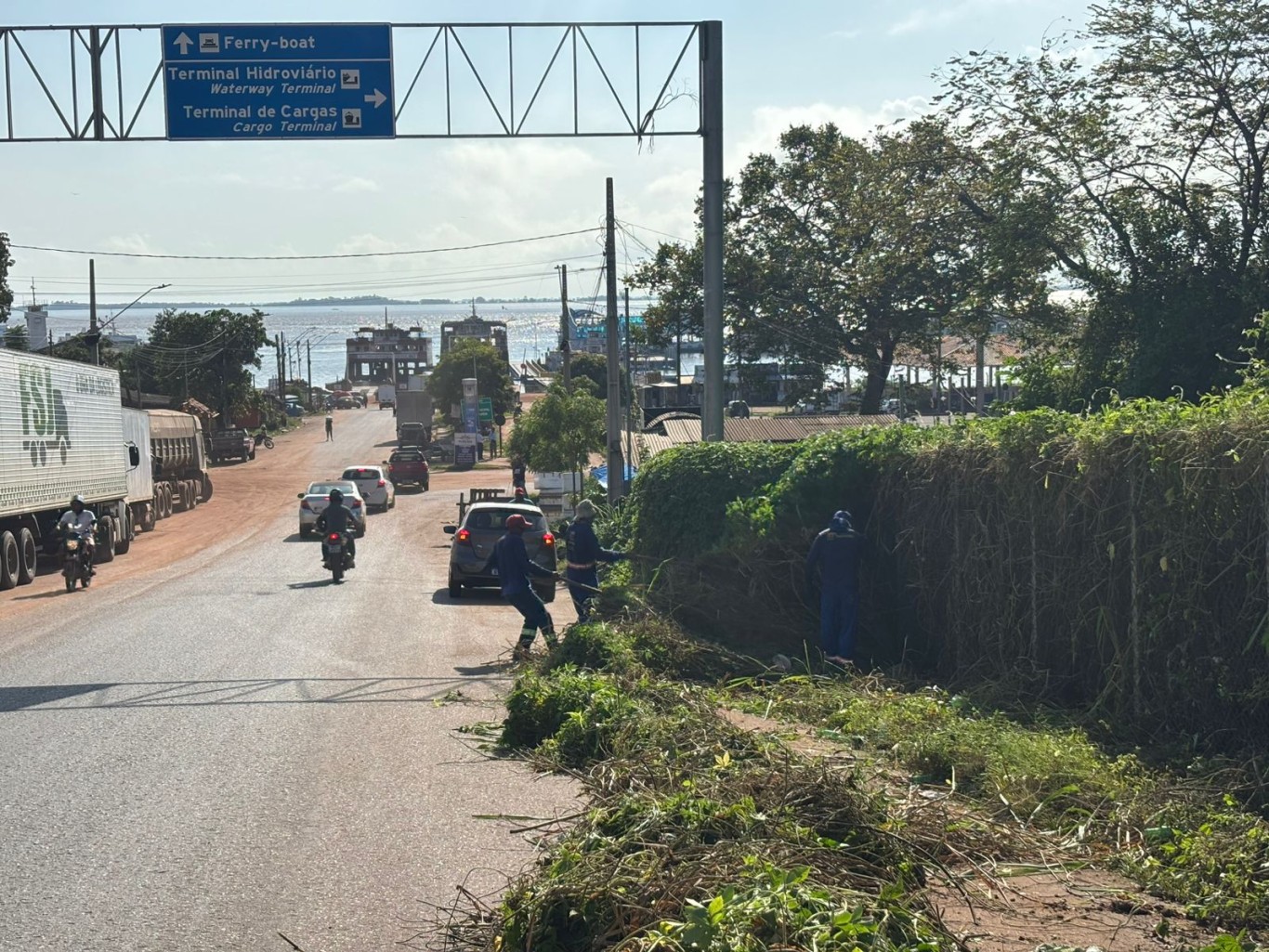 Imagem de Prefeitura de Santarém intensifica serviços de roçagem no município