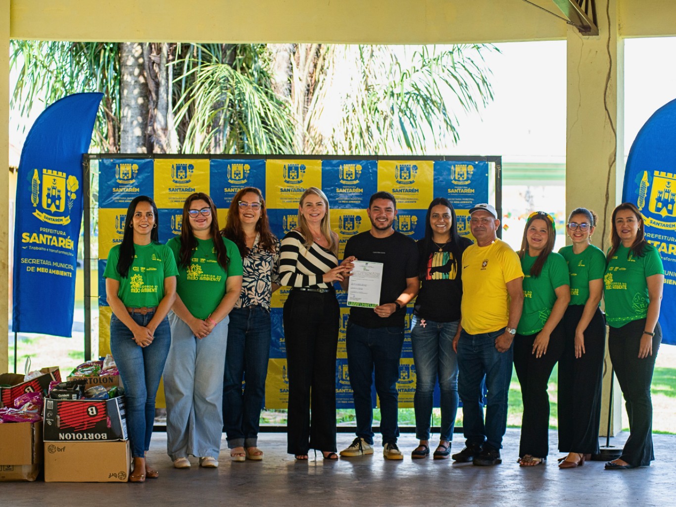Imagem de Corrida do Meio Ambiente entrega 819 pacotes de leite e mais de 180 quilos de ração para projetos de proteção animal