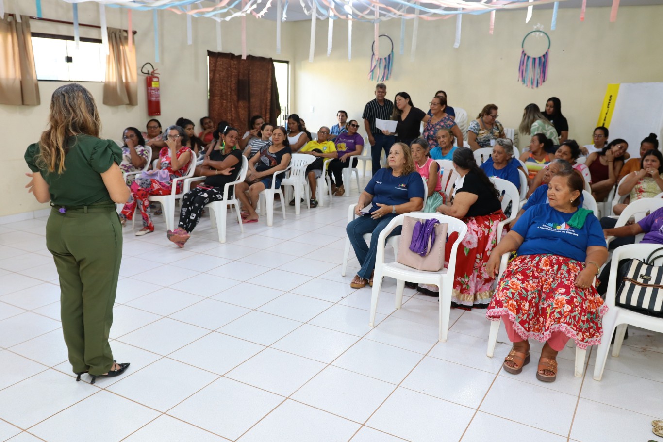 Imagem de Florescendo em todas as fases da vida: ação no CRAS Santarenzinho promove acolhimento, integração e fortalecimento dos direitos das mulheres