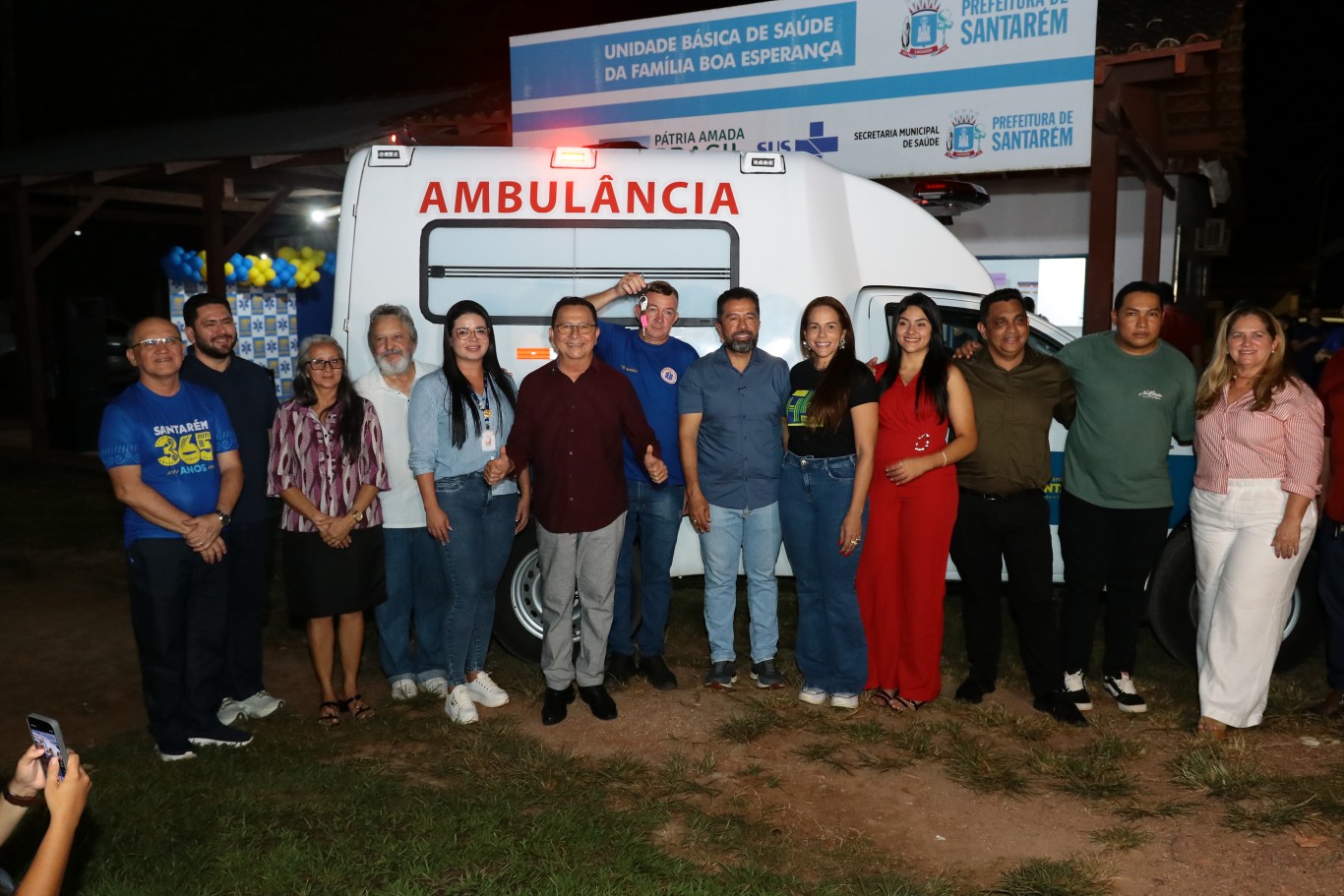 Imagem de Santarém 365 anos: Boa Esperança celebra chegada de ambulância 4x4 entregue pela Prefeitura