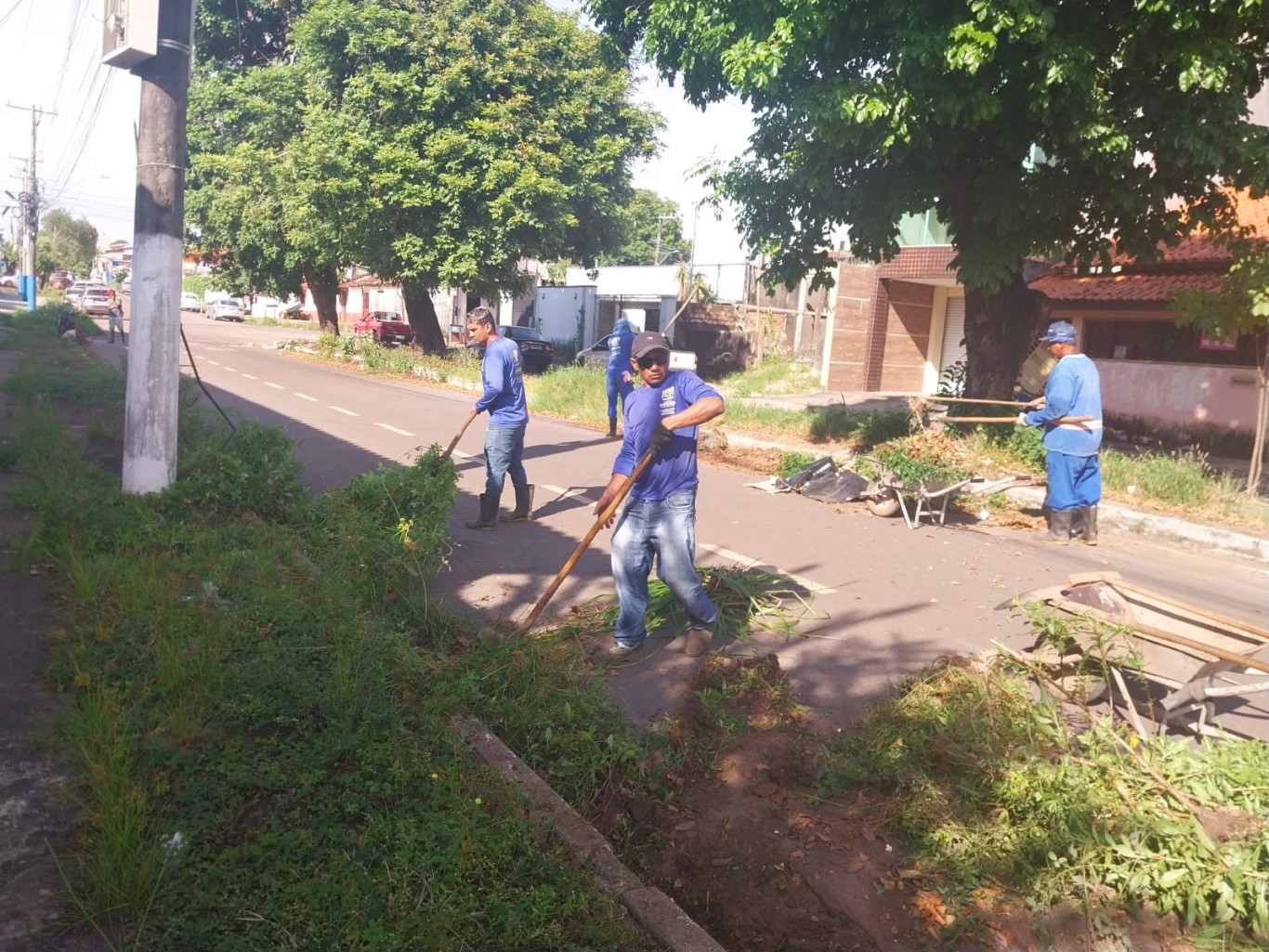 Prefeitura intensifica limpeza urbana e reforça orientações sobre o descarte correto de resíduos