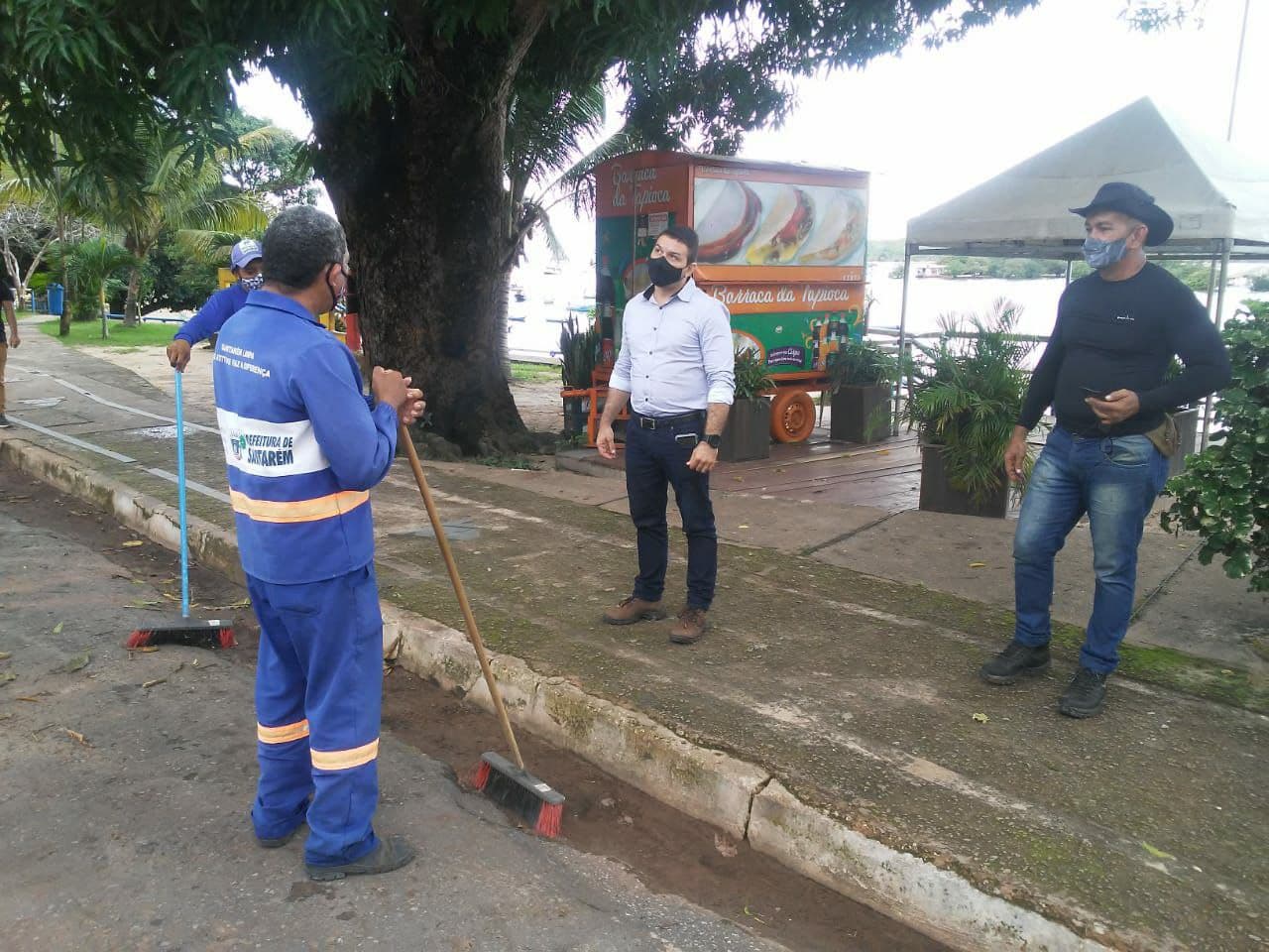 Serviços de limpeza pública avançam em Alter do Chão