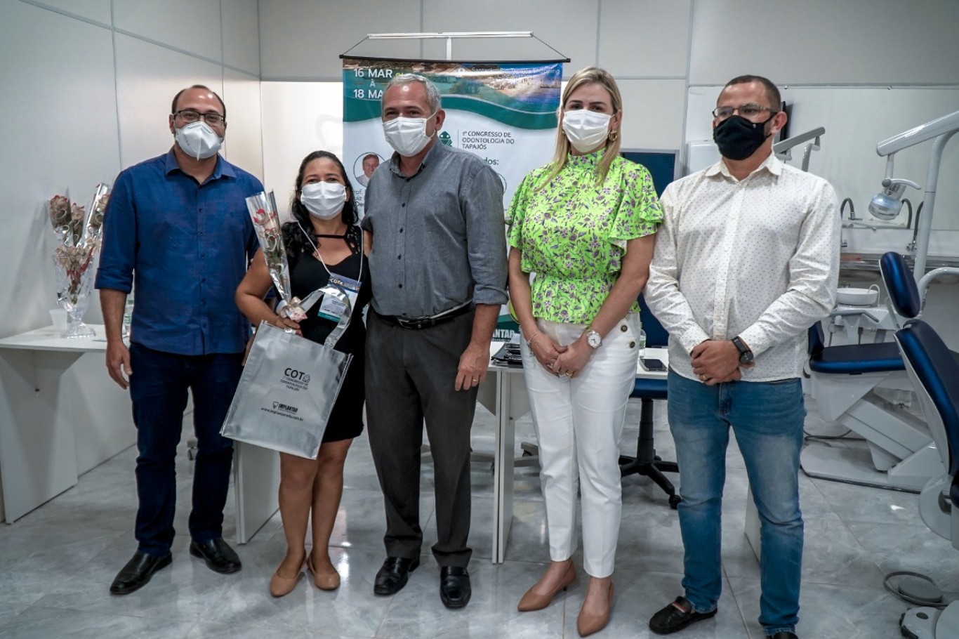 Colaboradores da Saúde Bucal recebem credenciais para Congresso de Odontologia do Tapajós