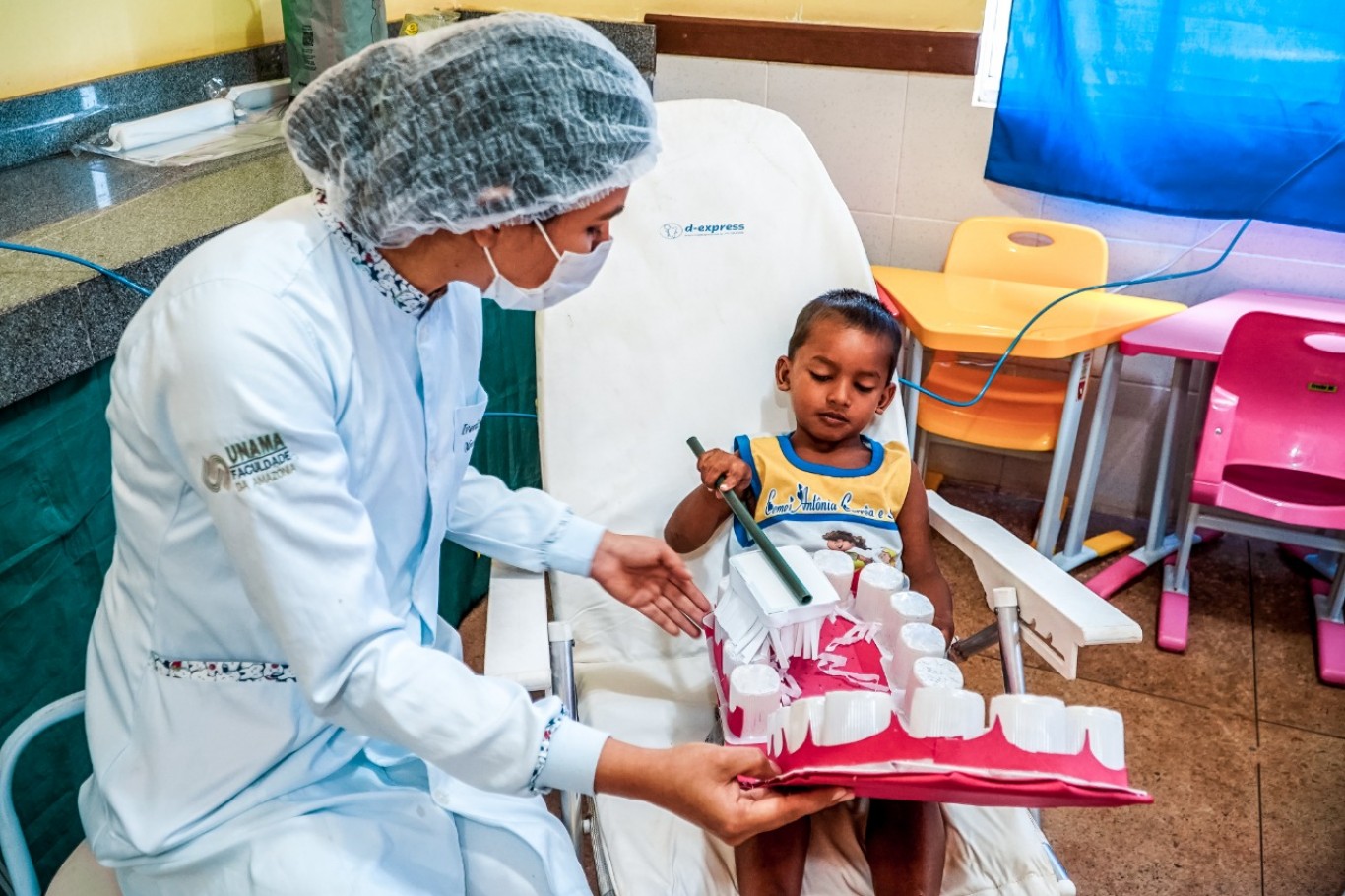 Projeto de saúde bucal trabalha prevenção e educação alimentar em crianças de Umeis e Cemeis