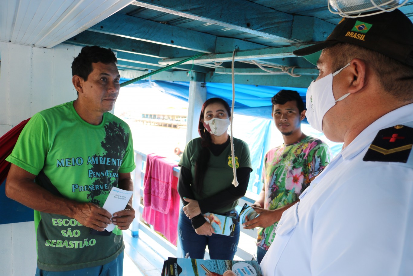 Campanha Rios + Limpos conscientiza donos de embarcações na Orla Fluvial