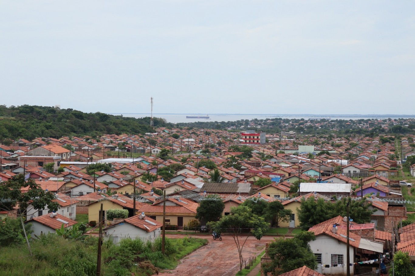 Aproximadamente 500 moradores são beneficiados em ação da Prefeitura no Residencial Salvação