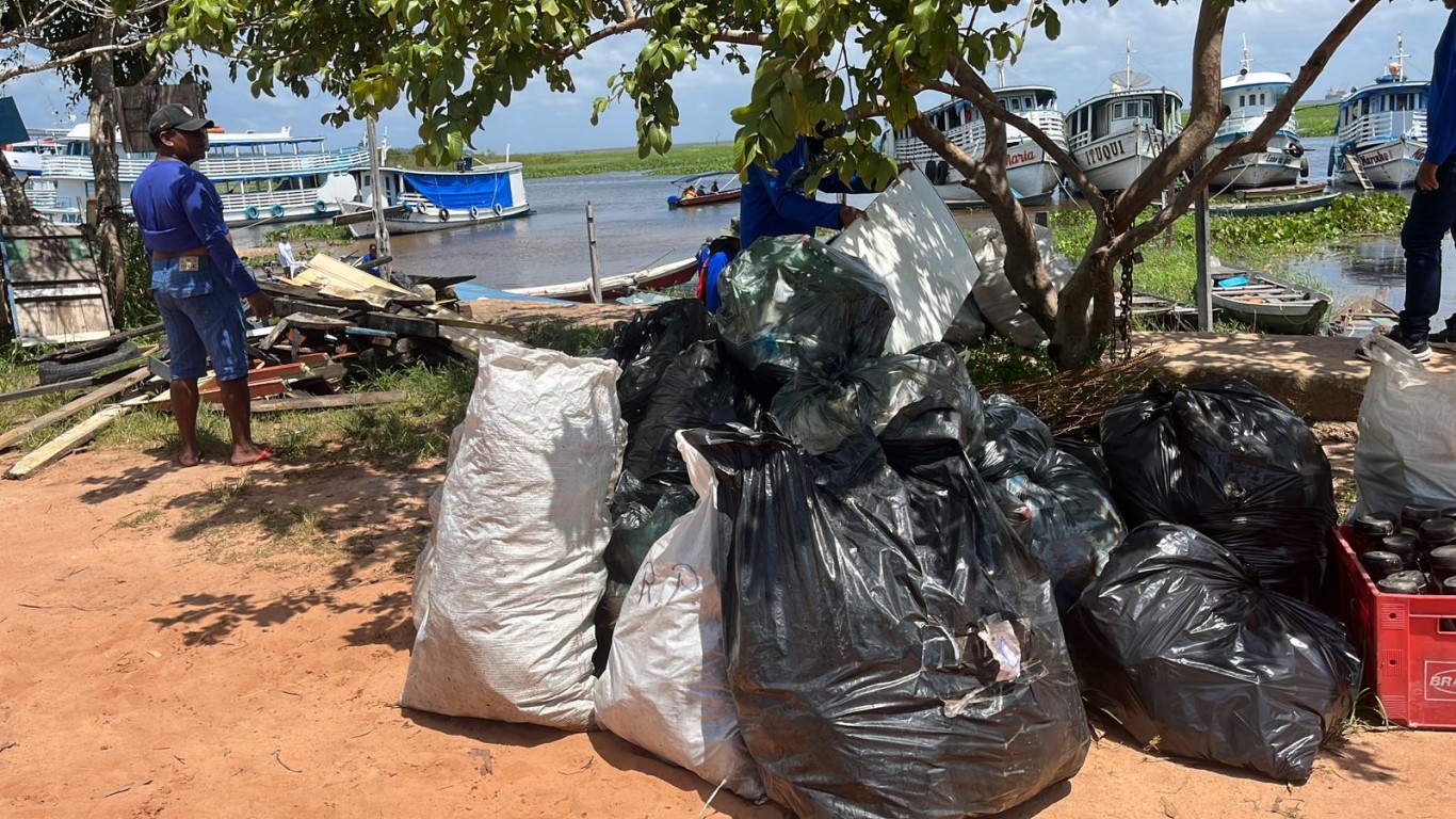 ‘Lagos Limpos, Peixes Saudáveis’ retira mais de quatro toneladas de resíduos dos rios em Santarém