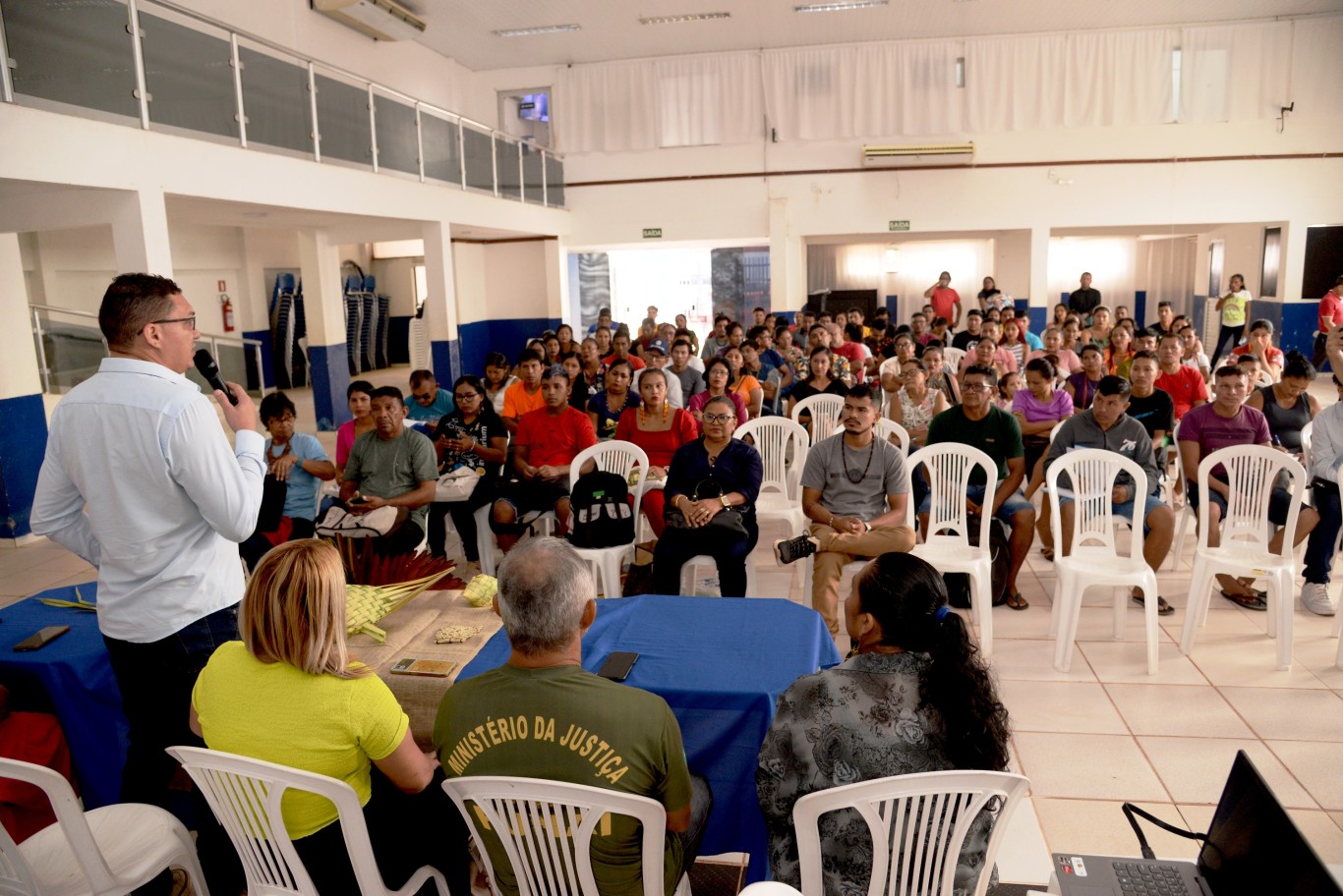 Professores do ensino Notório Saber e Línguas Indígenas participam de encontro de formação organizado pela Semed