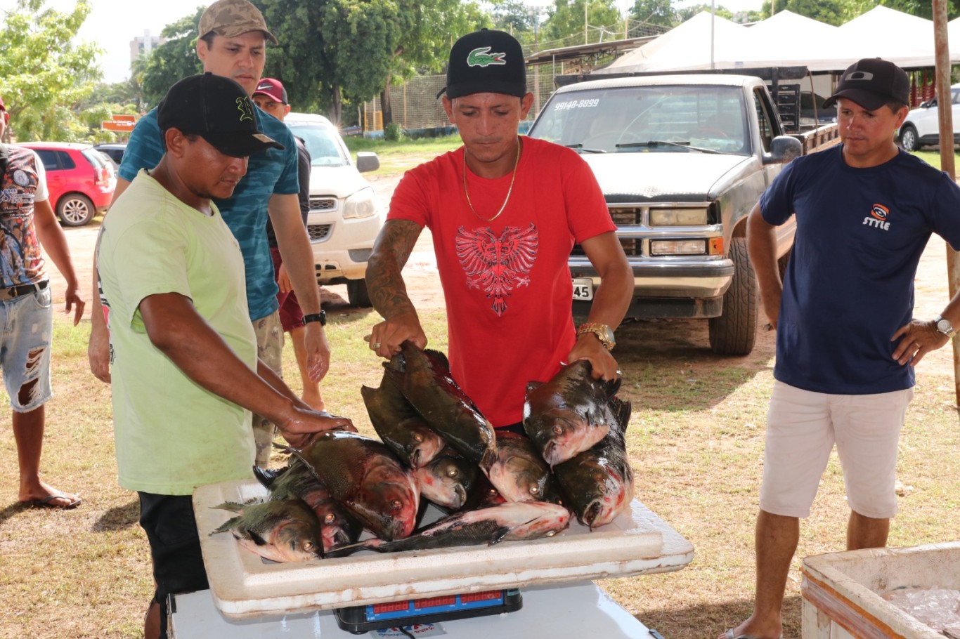 Tranquilidade marca o primeiro dia da Feira do Pescado em Santarém