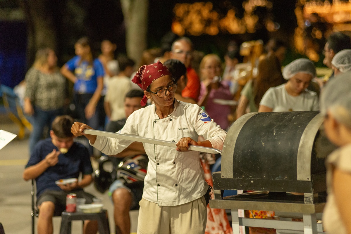 P&uacute;blico pode apreciar os mais diversos sabores da gastronomia santarena. Foto: Caio Lobato/Ag&ecirc;ncia Santar&eacute;m.