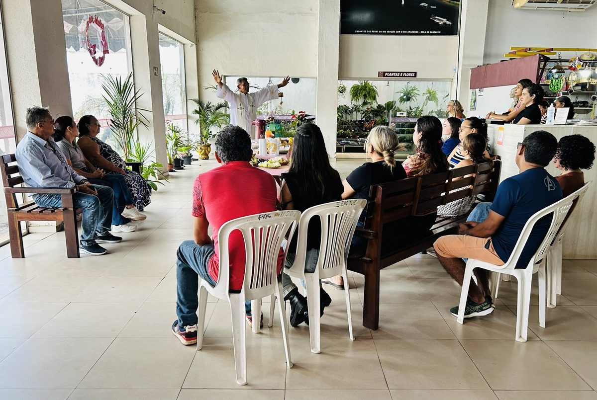 Programa&ccedil;&atilde;o contou com missa e caf&eacute; compartilhado.