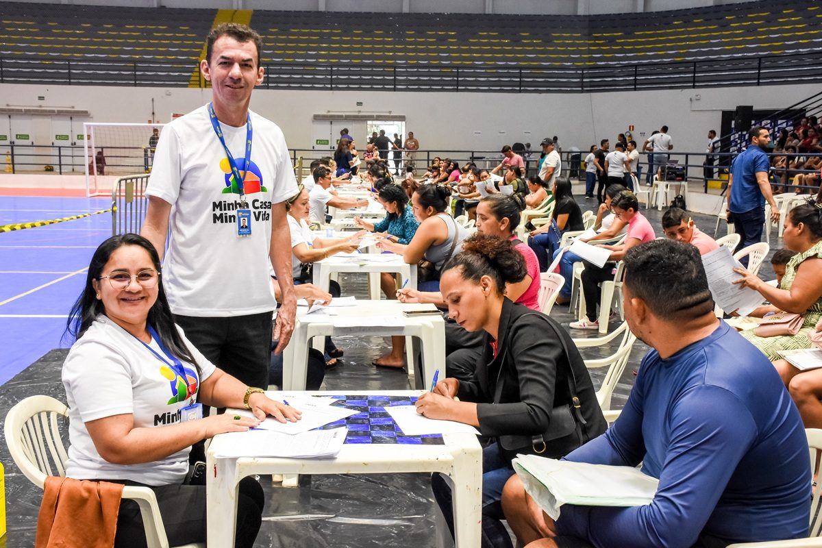 Equipes est&atilde;o empenhadas em atender o m&aacute;ximo de contemplados o mais r&aacute;pido poss&iacute;vel. Foto: Ronaldo Ferreira/Ag&ecirc;ncia Santar&eacute;m.