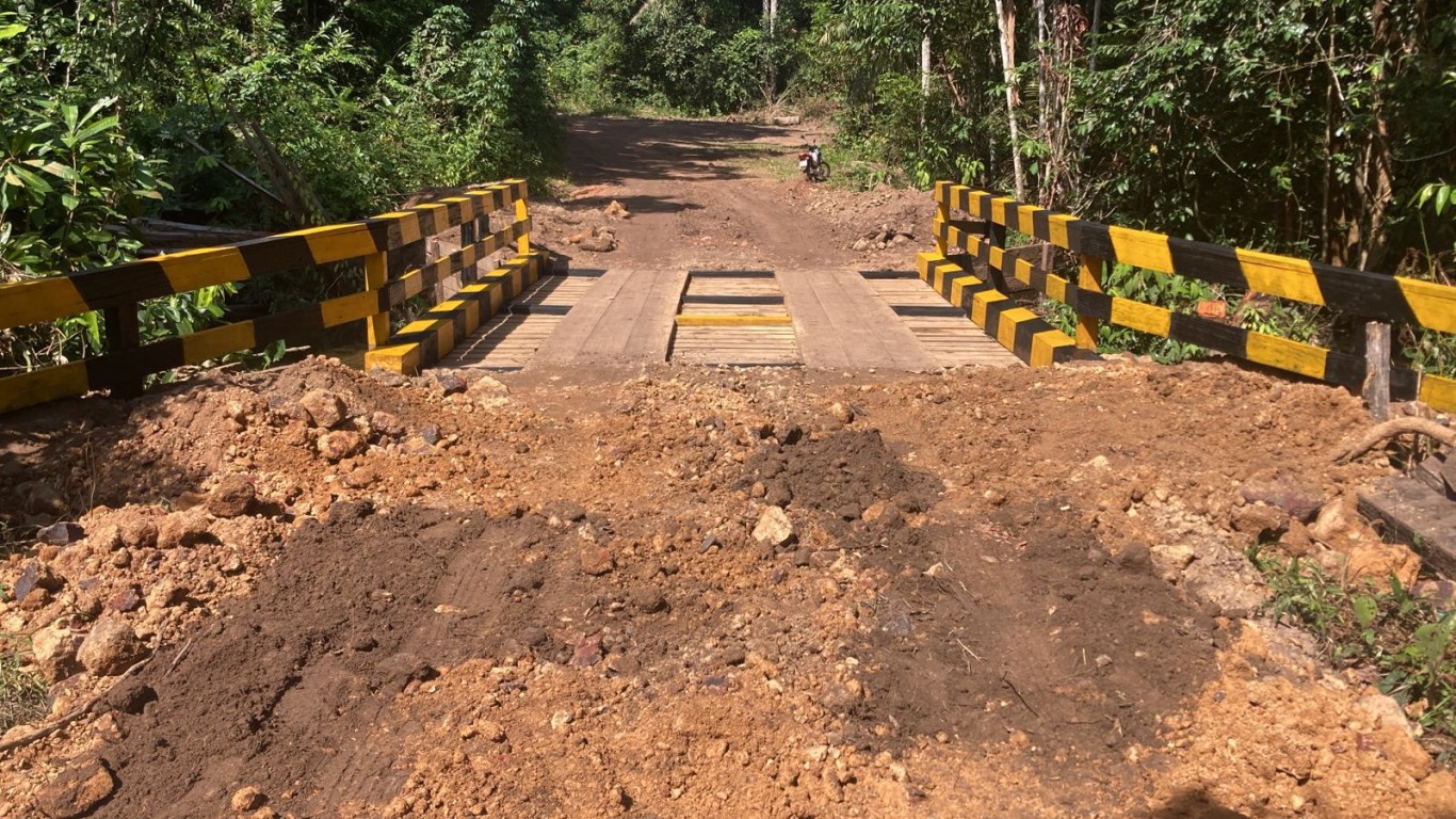 Semap realiza manutenção de pontes na região do Lago Grande
