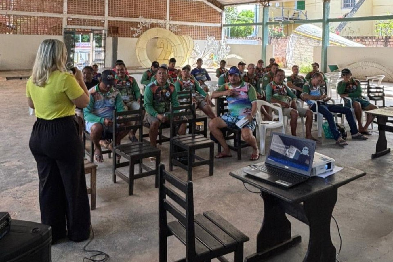 Imagem de Aquaviários que atuam em Alter do Chão são capacitados sobre regularização, segurança e boas práticas na navegação