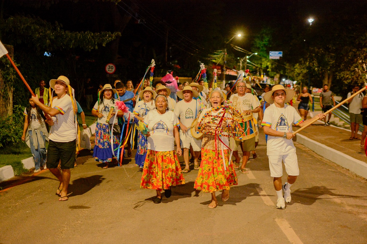 Cortejo dos Mestres do Rito Tradicional do Sair&eacute;.