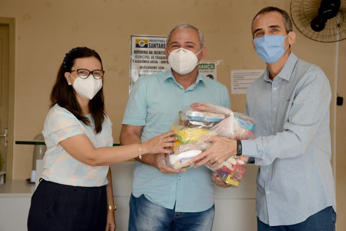 Prefeitura recebe doação de cestas básicas da MRN