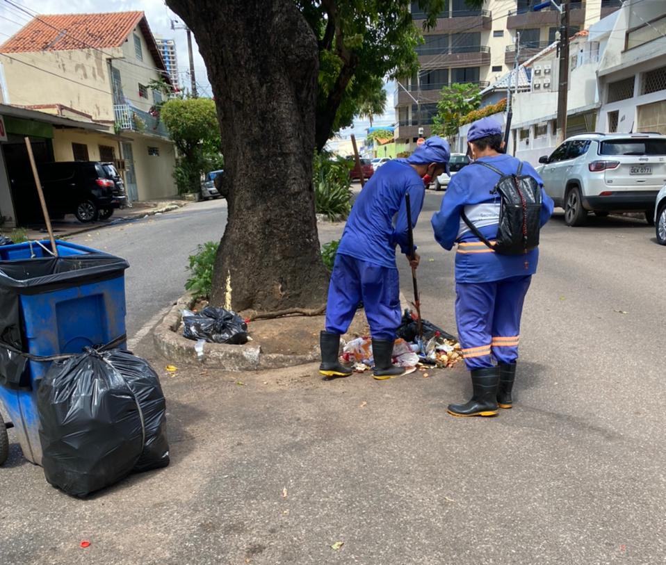 Agentes de limpeza da Prefeitura iniciam a semana com trabalhos em vários pontos da cidade