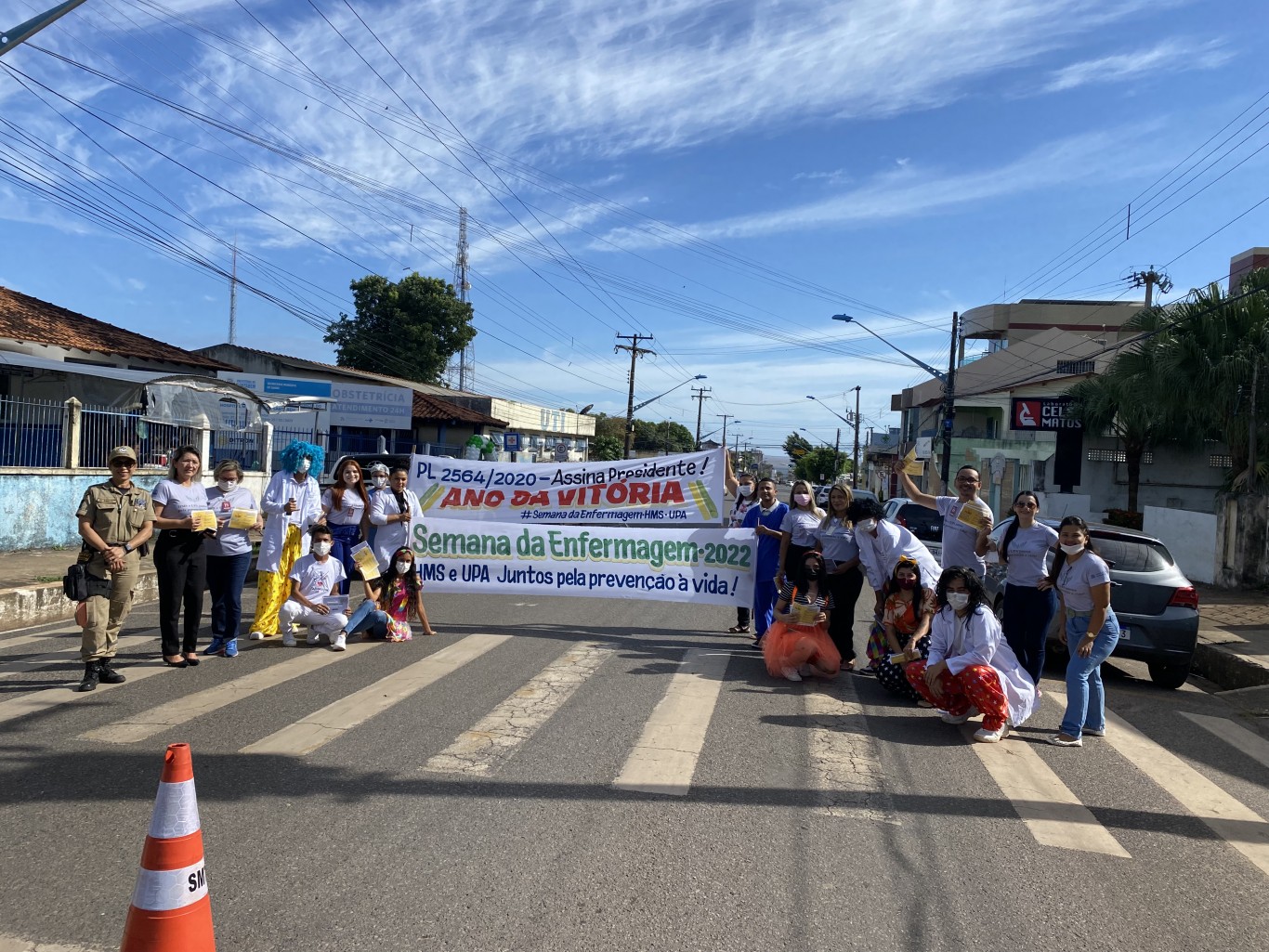 Enfermeiros do HMS realizam blitz para pedir prevenção de acidentes no trânsito    