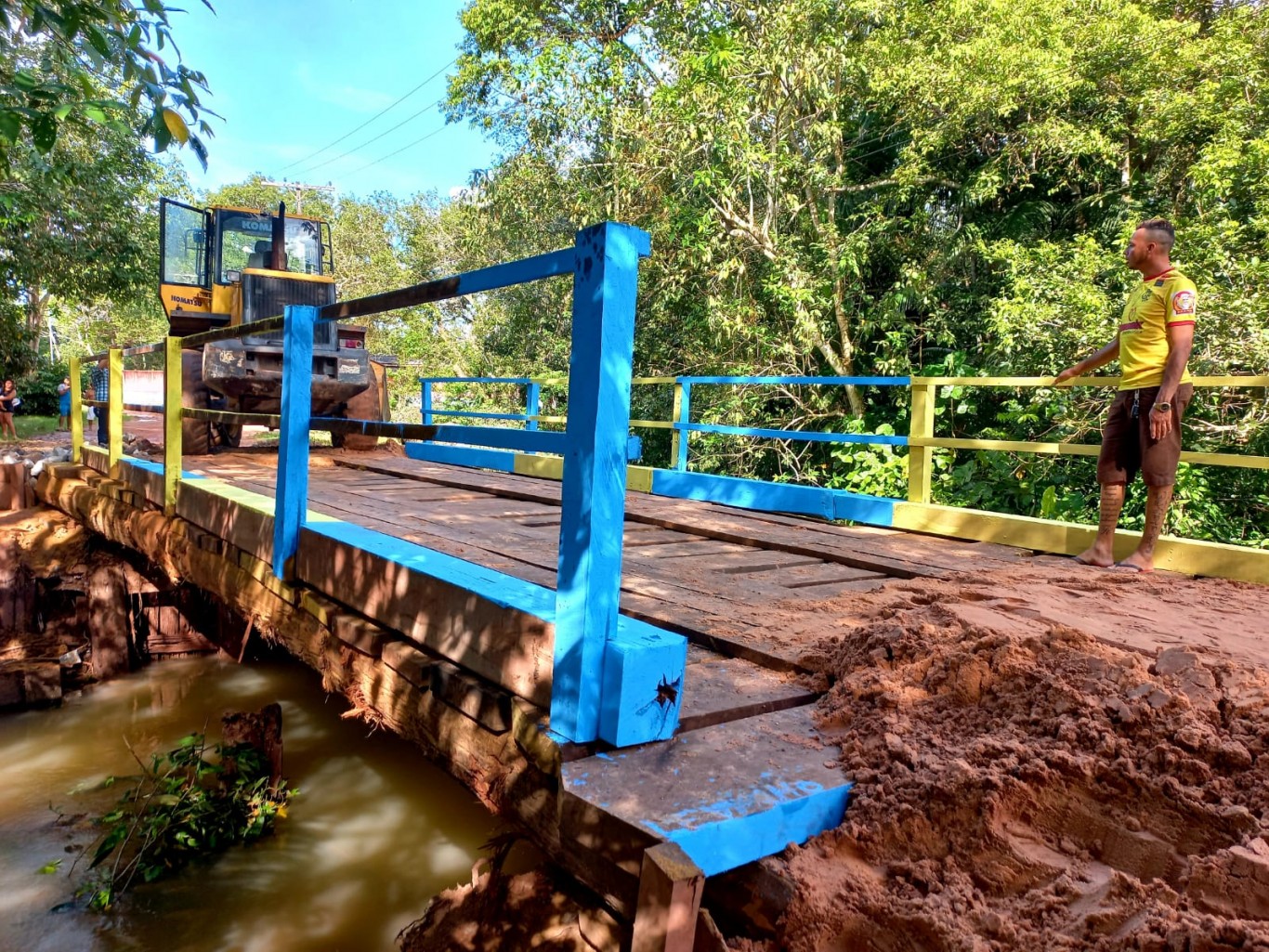 Prefeitura conclui recuperação emergencial da ponte de madeira que dá acesso ao Ramal do Urumanduba