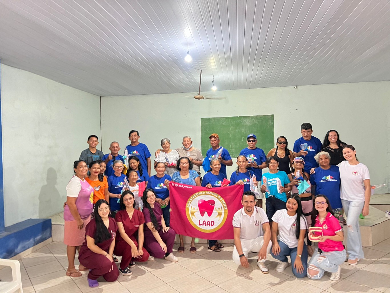 Idosos do CRAS Maracanã participam de atividade de orientação sobre saúde bucal