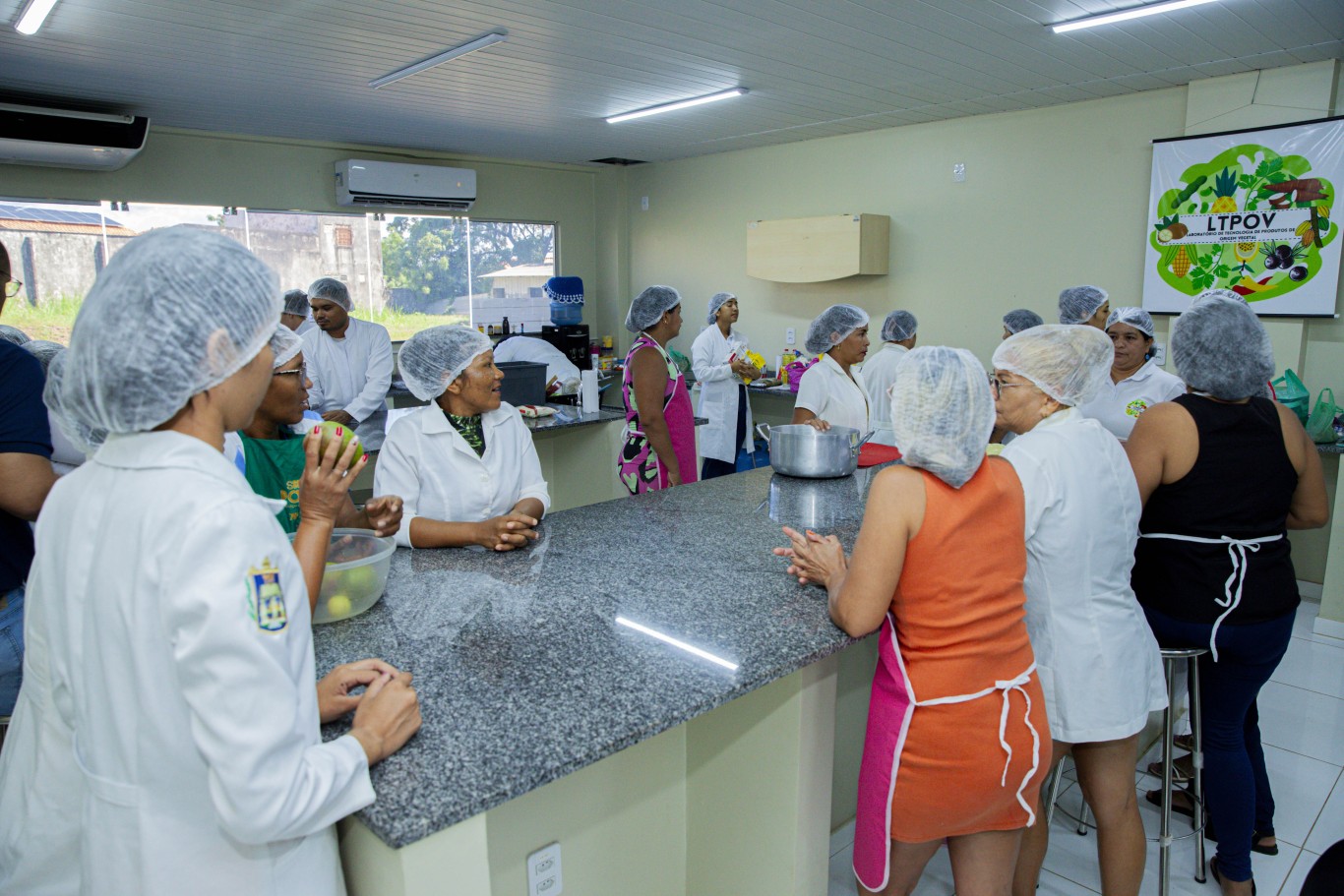 Parceria entre Prefeitura e Ufopa transforma frutas em possibilidade de geração de renda
