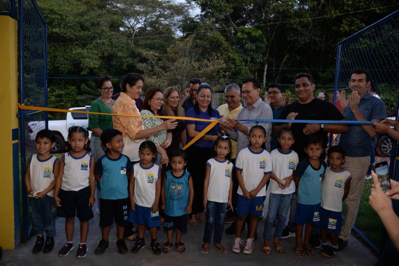 Prefeitura de Santarém entrega a quadra coberta da Escola Maria do Rosário Barbosa, no Irurama