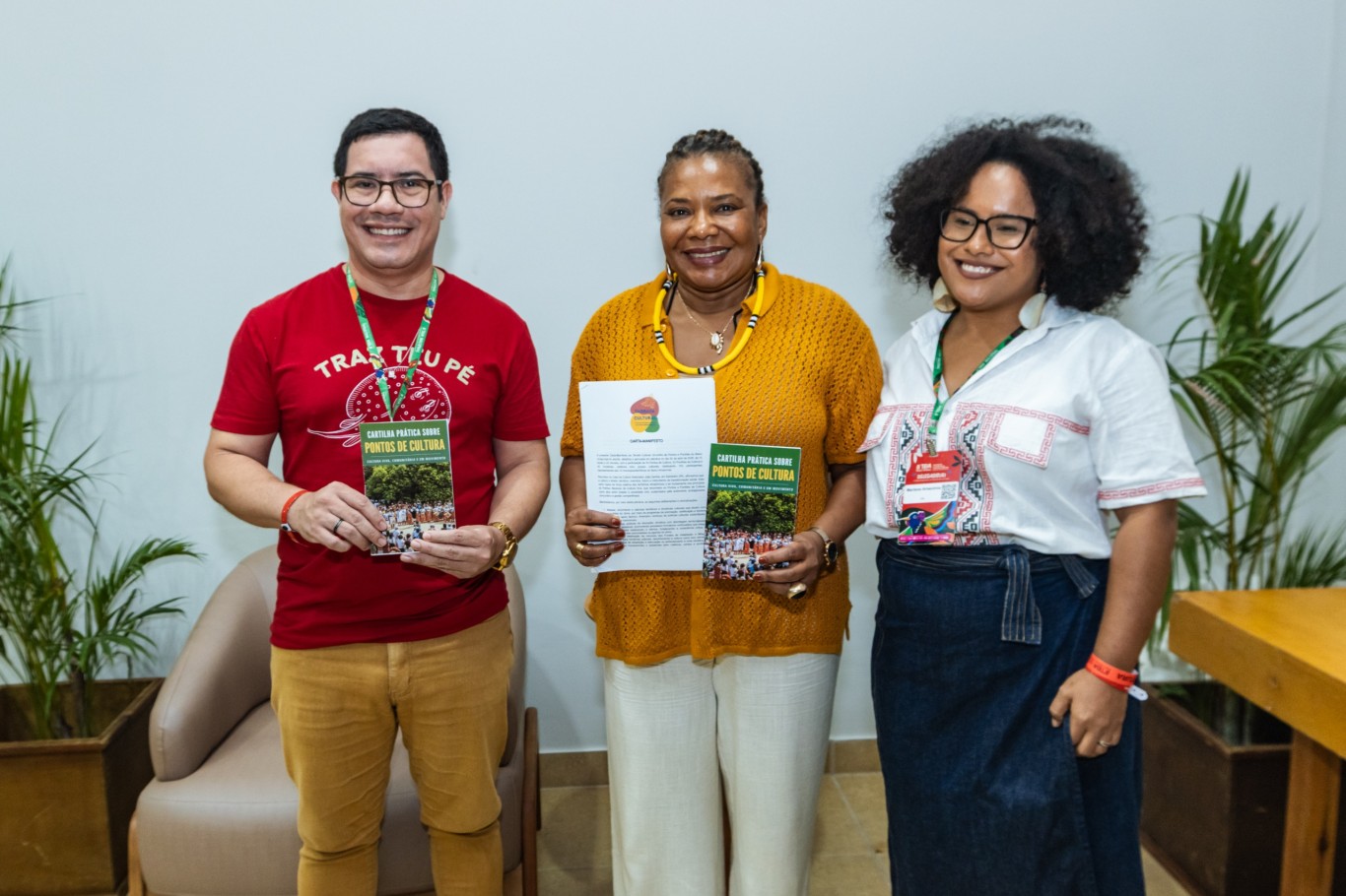 Conselho Municipal de Política Cultural e Instituto Regatão da Amazônia entregam carta-manifesto ao Ministério da Cultura durante a Teia Nacional 