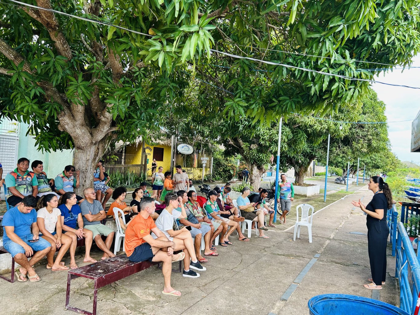 Projeto Amigos da Praia promove capacitação ambiental para trabalhadores do turismo fluvial de Alter do Chão