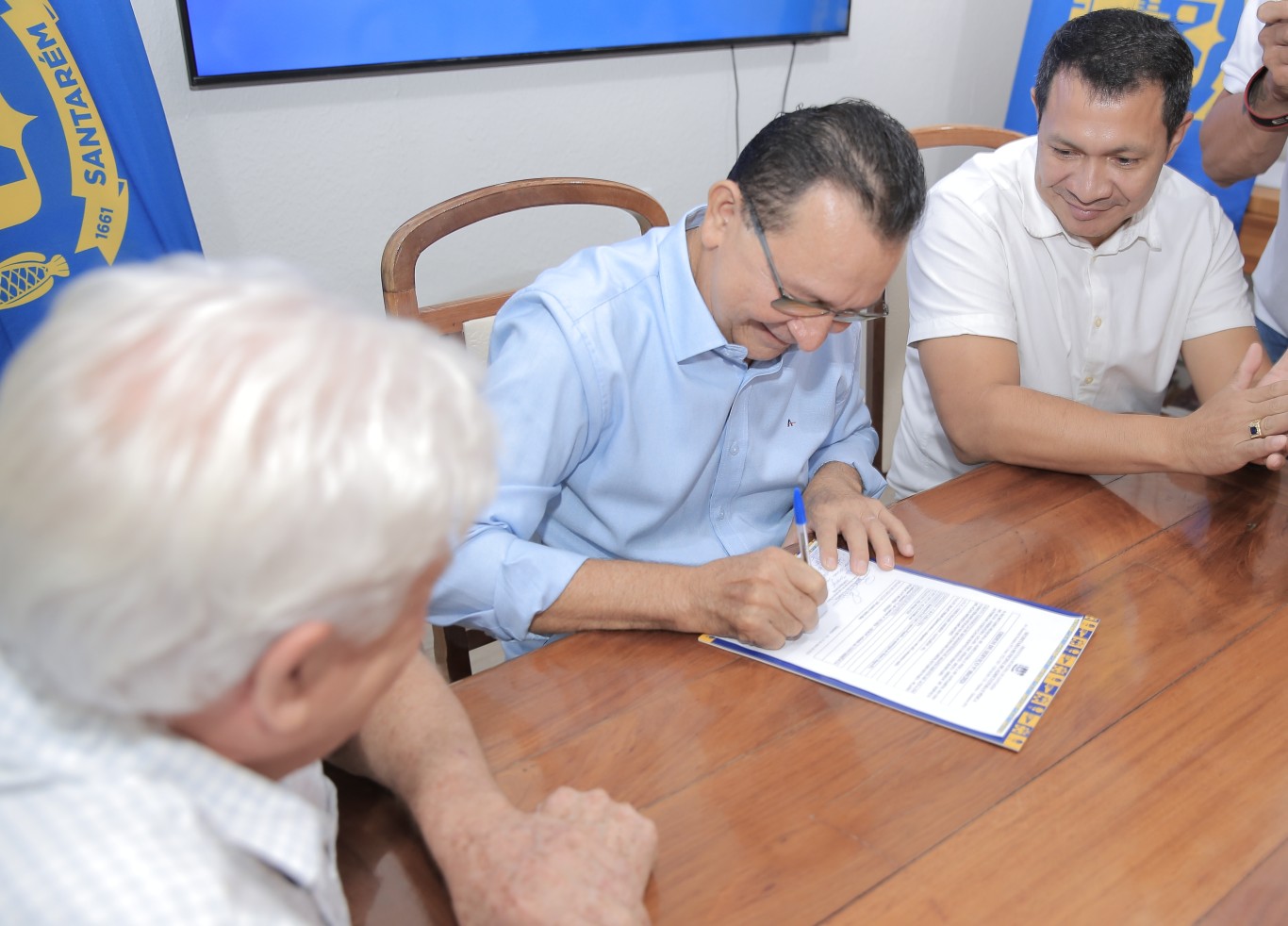 Prefeitura de Santarém assina Ordem de Serviço para construção de microssistema de água na comunidade Amorim