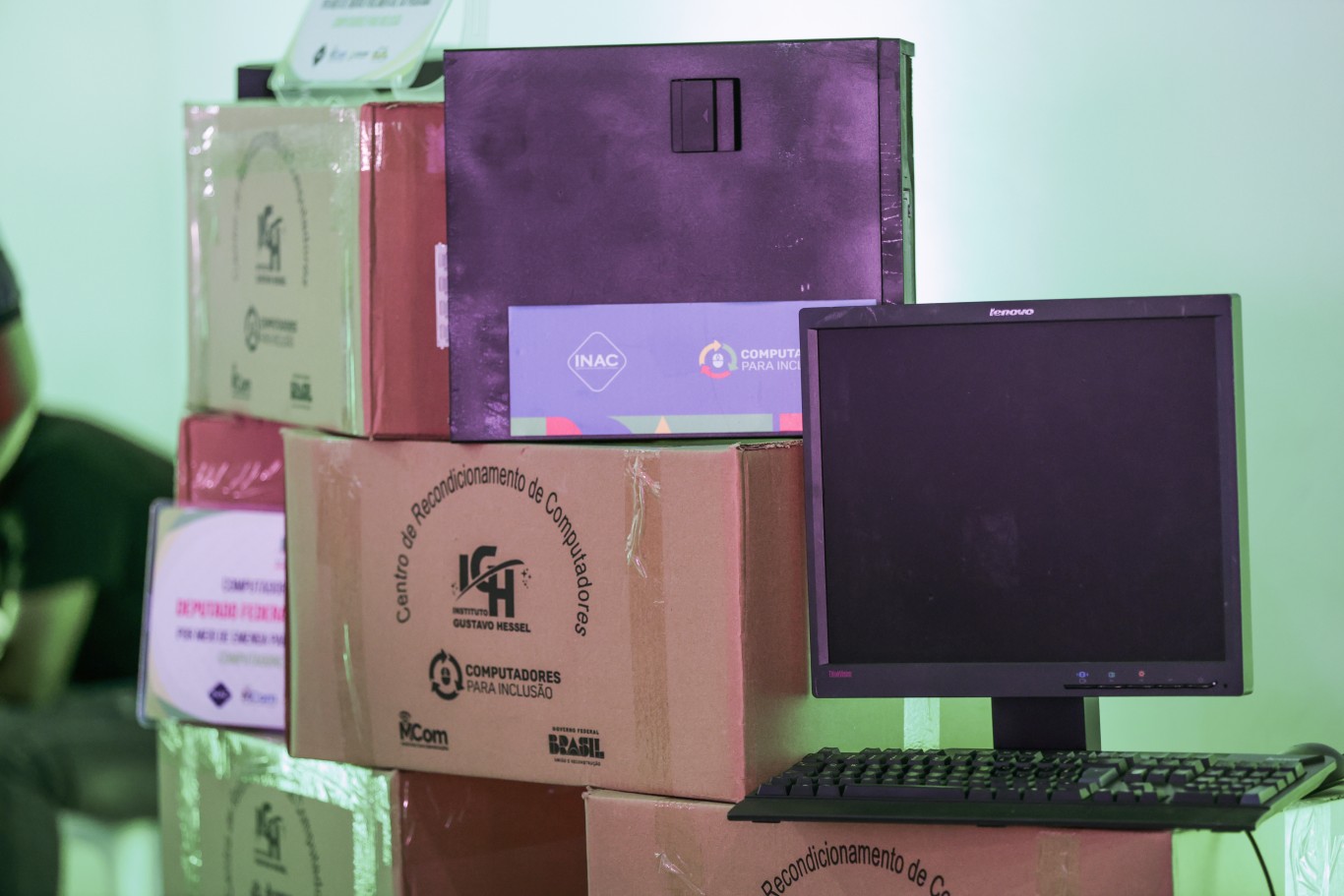 Santarém recebe 234 computadores para fortalecer inclusão digital no município
