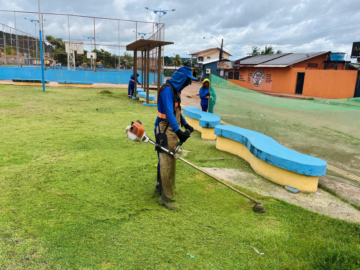 Imagem de Prefeitura de Santarém intensifica serviços de limpeza e manutenção em espaços públicos 