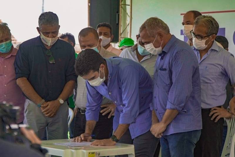 Prefeito Nélio Aguiar e Governador Helder Barbalho assinam ordem de serviço para início das obras de reconstrução do Estádio Colosso do Tapajós