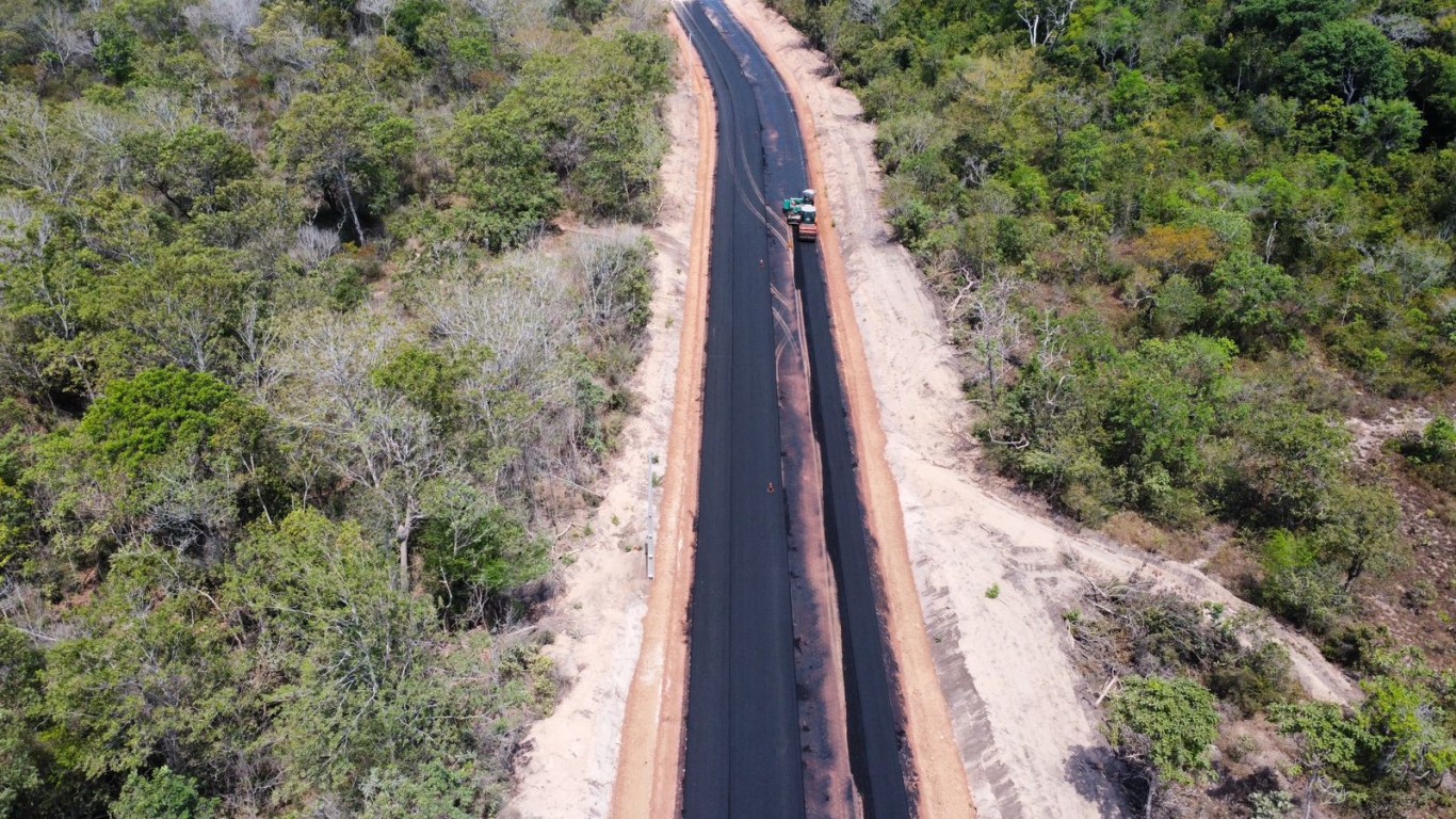 Obra de pavimentação da estrada de Ponta de Pedras alcança 50%