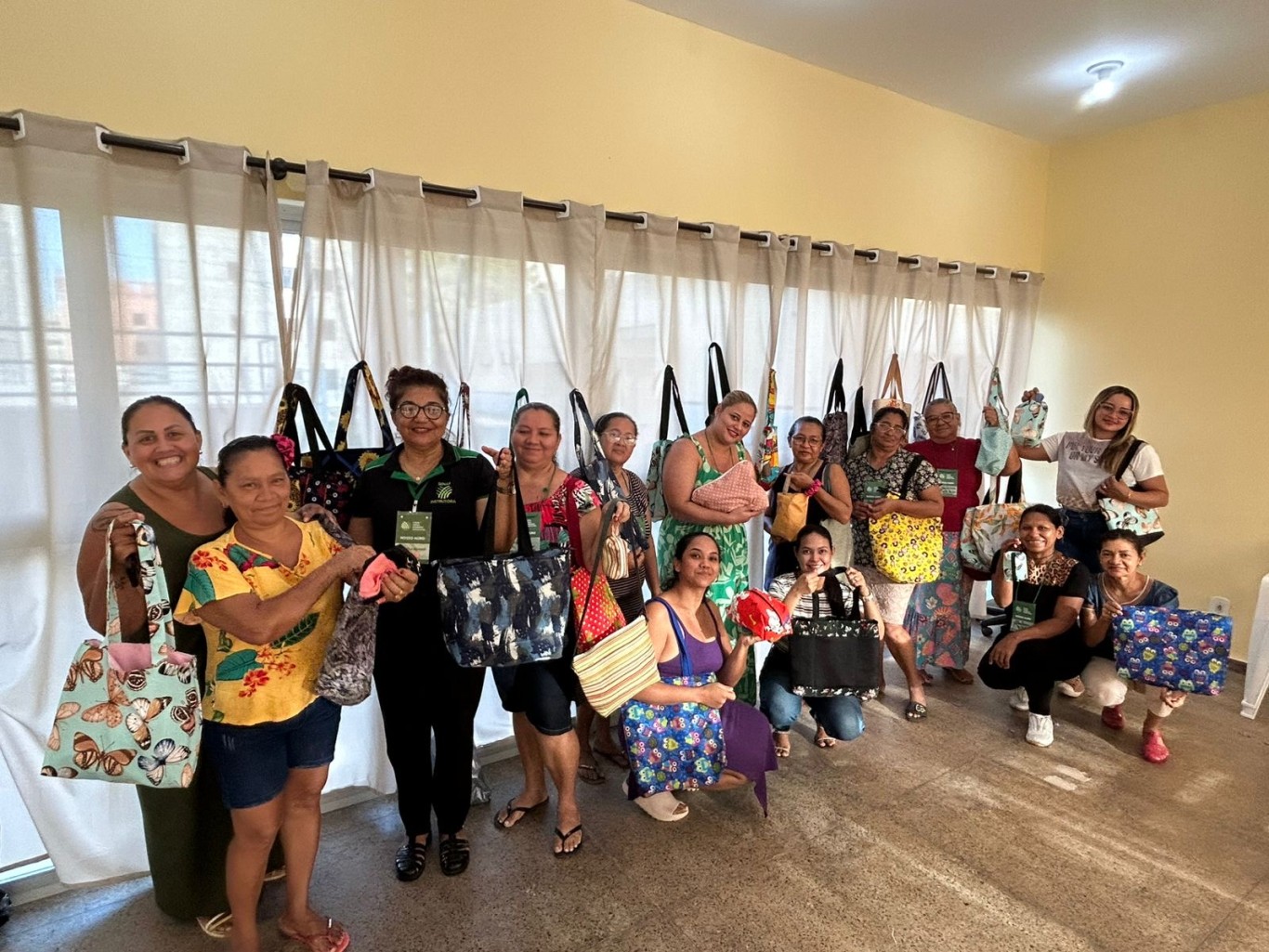 Imagem de Curso de artesanato em tecido fortalece autonomia de mulheres atendidas pela Estação Cidadania e Cultura