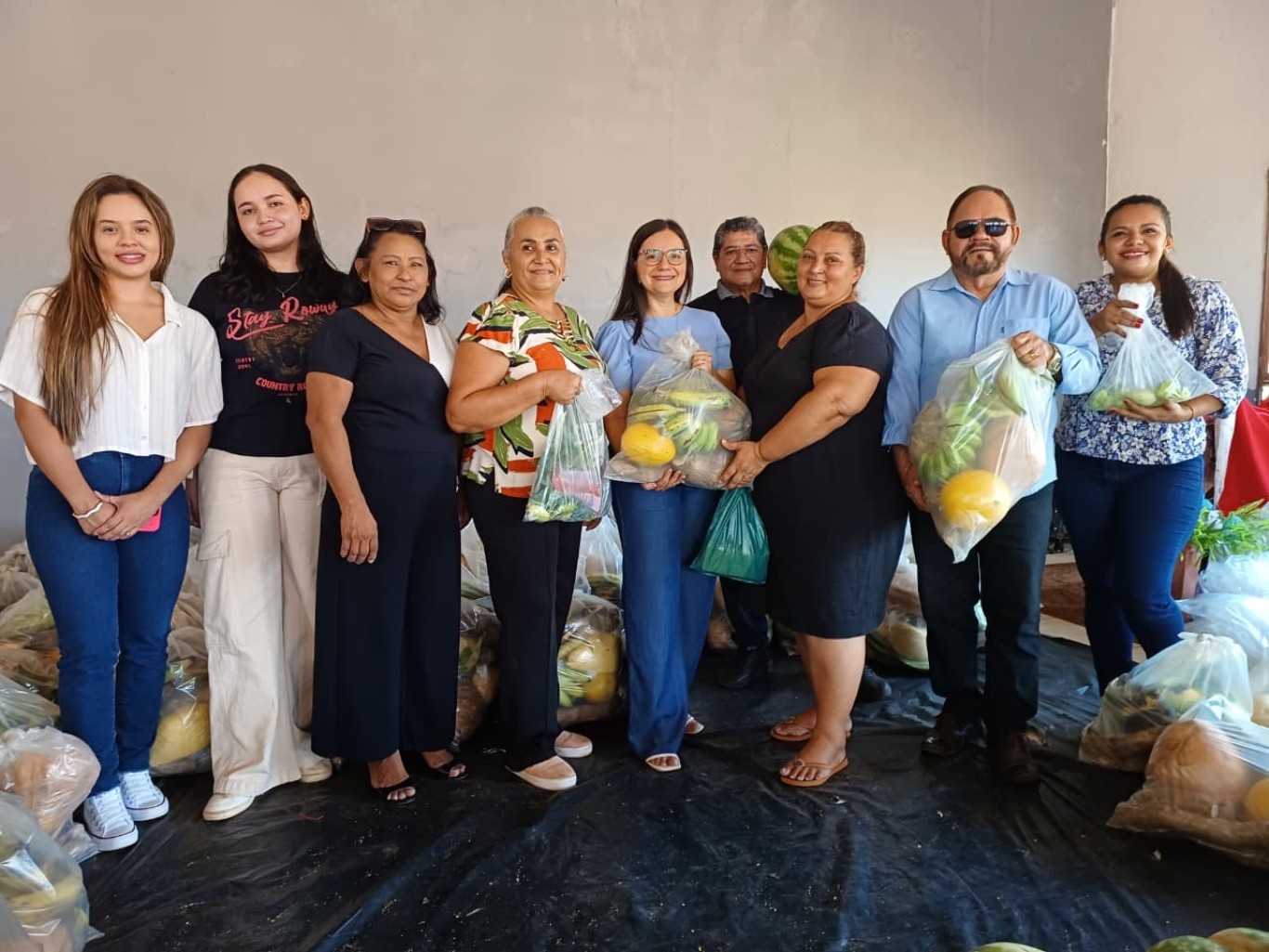 Imagem de Prefeitura de Santarém entrega 21 toneladas de alimentos a mais de 700 famílias por meio do PAA