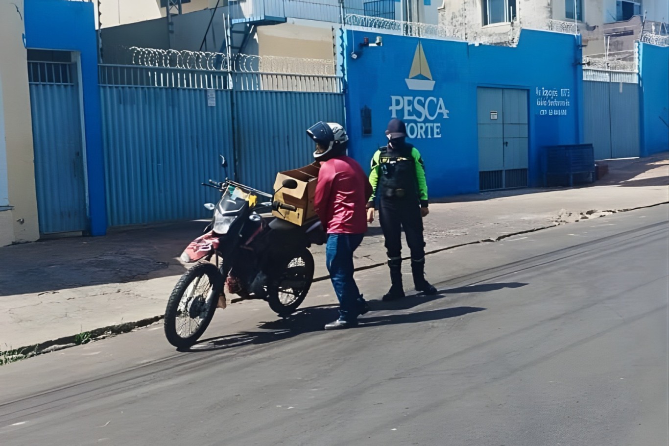 Imagem de Prefeitura intensifica blitzes para coibir transporte irregular sobre duas rodas em Santarém