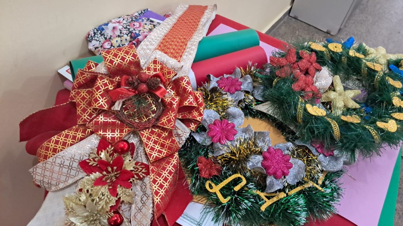 Imagem de promove Oficina de Guirlandas Natalinas com foco em sustentabilidade 