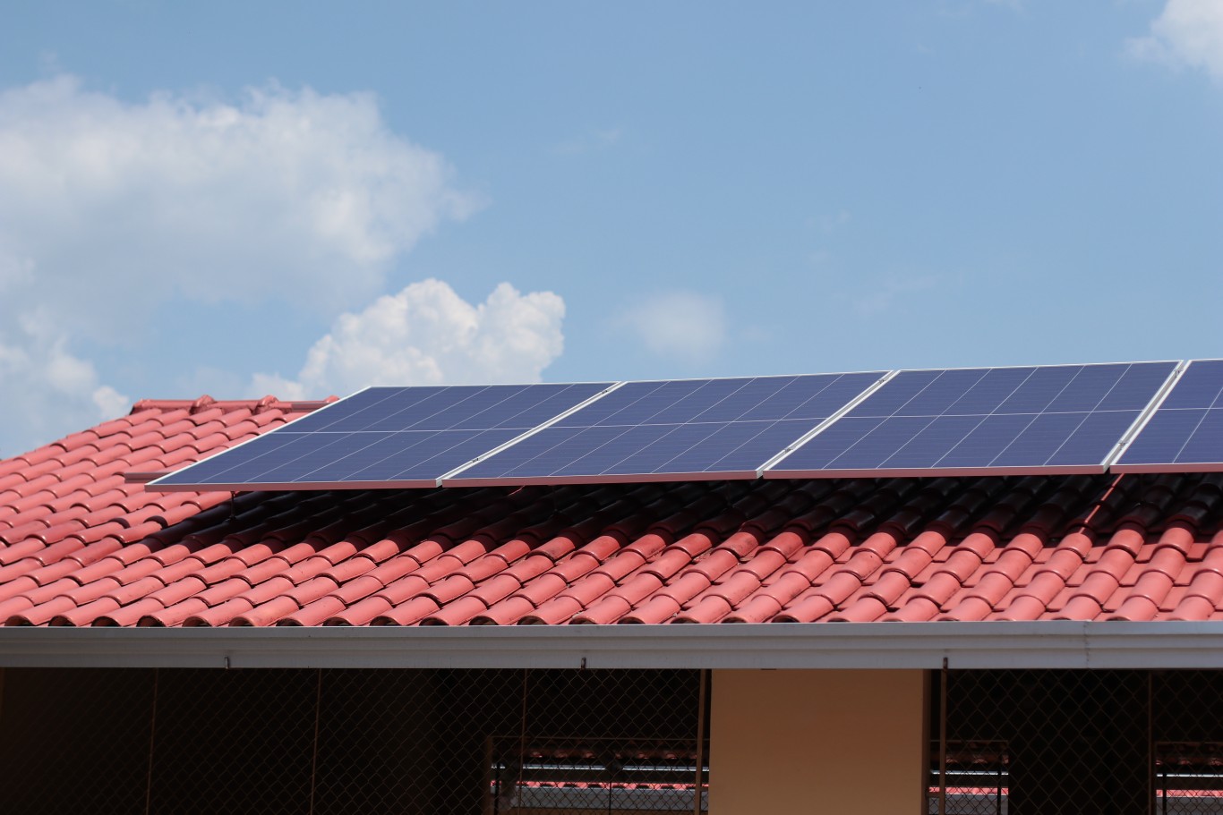 Imagem de Escolas municipais da região do Tapajós recebem sistema de energia sustentável 24h