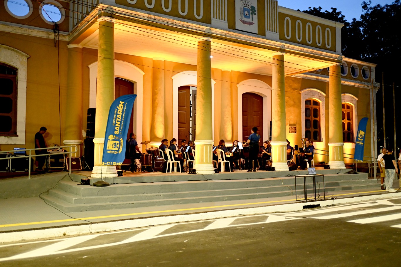 Edição Especial do Cultura na Praça celebra entrega de trecho recuperado da orla em frente ao Centro Cultural João Fona