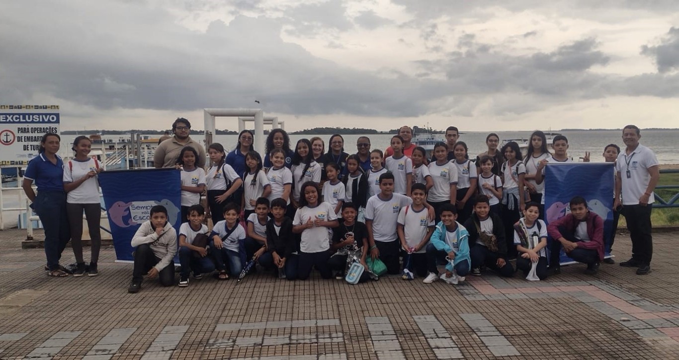 Alunos da Escola Dom Floriano conhecem áreas portuárias de Santarém com o “Sempta na Escola”