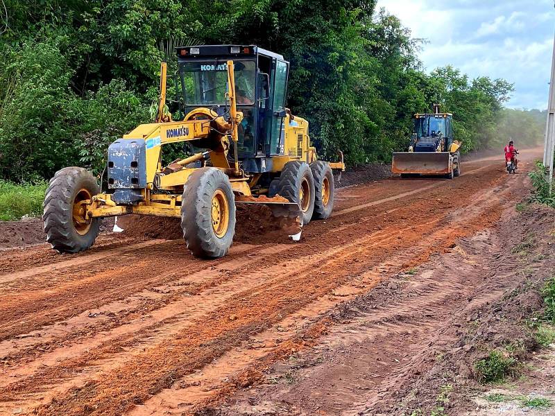 Operação Verão: Prefeitura de Santarém realiza recuperação do ramal que dá acesso a Comunidade Piraquara na região do Lago Grande