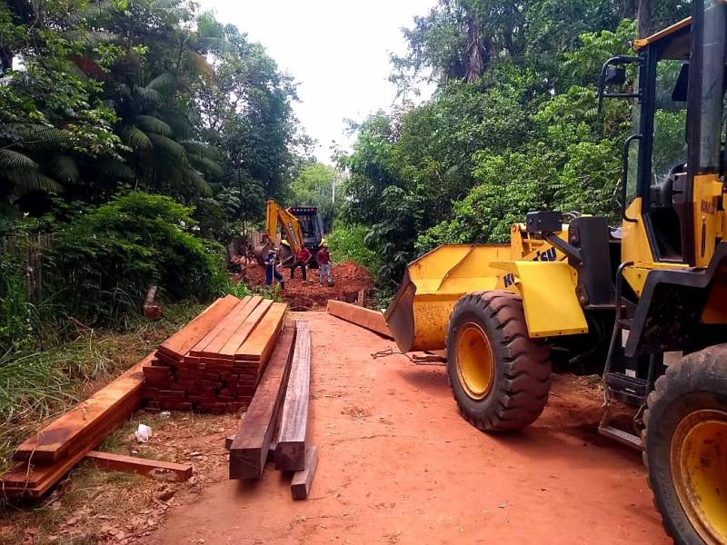 Prefeitura inicia recuperação da ponte de madeira que dá acesso ao Ramal do Paraíso