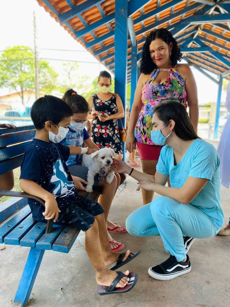 HMS recebe primeira visita de animais para levar alegria às crianças da pediatria