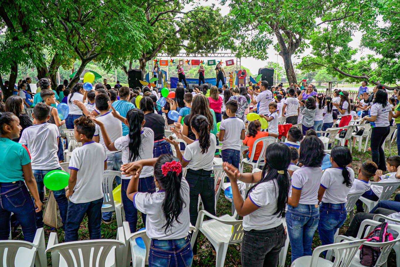 Mais de 200 alunos da rede municipal participam de show de talentos com destaque ao enfrentamento do trabalho infantil