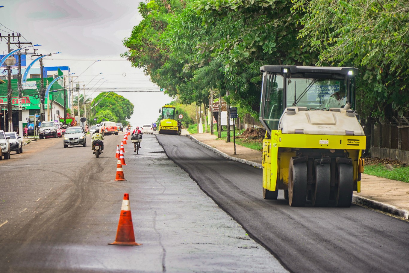 Avenida Tapajós recebe obras de pavimentação asfáltica