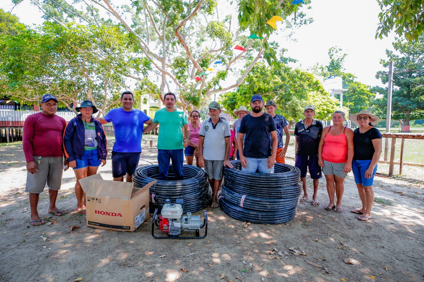 Prefeitura de Santarém envia motobombas, mangueiras e caixas d’água para comunidades da região de várzea atingidas pela forte estiagem