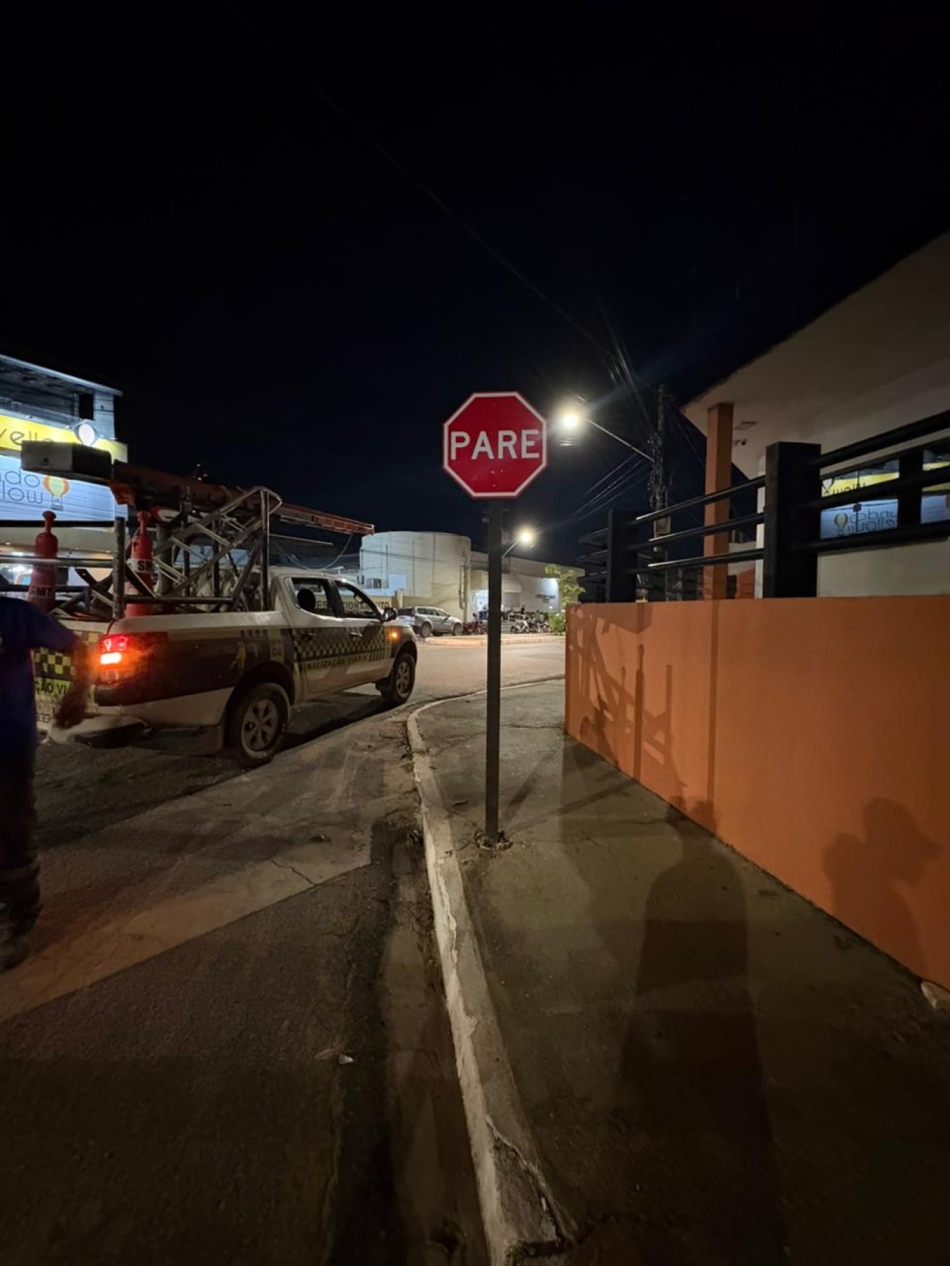 Imagem de SMT reforça sinalização vertical em vias centrais de Santarém