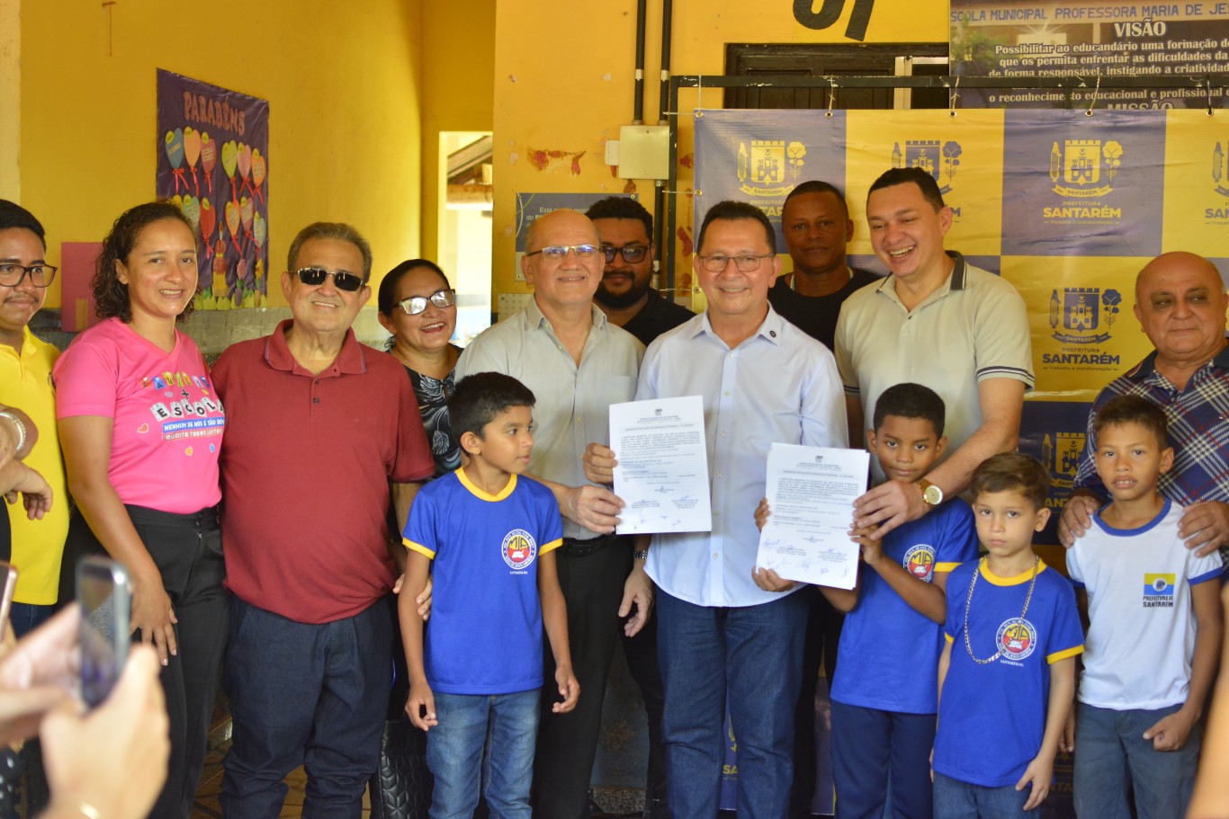 Prefeito Zé Maria Tapajós assina ordem de serviço para obras em escolas do Mararu e Quilombo Bom Jardim