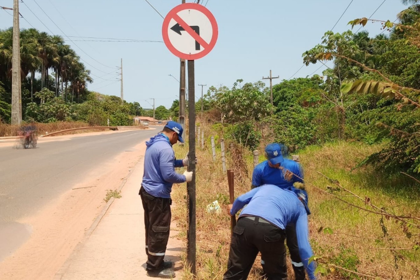 Prefeitura intensifica revitalização da sinalização vertical em vias de Santarém